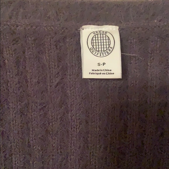 UrbanOutfiiters Sweater - Picture 3 of 4